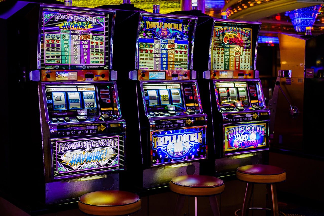 Step-by-step guide showing how to register and play slots on 5bwm mobile